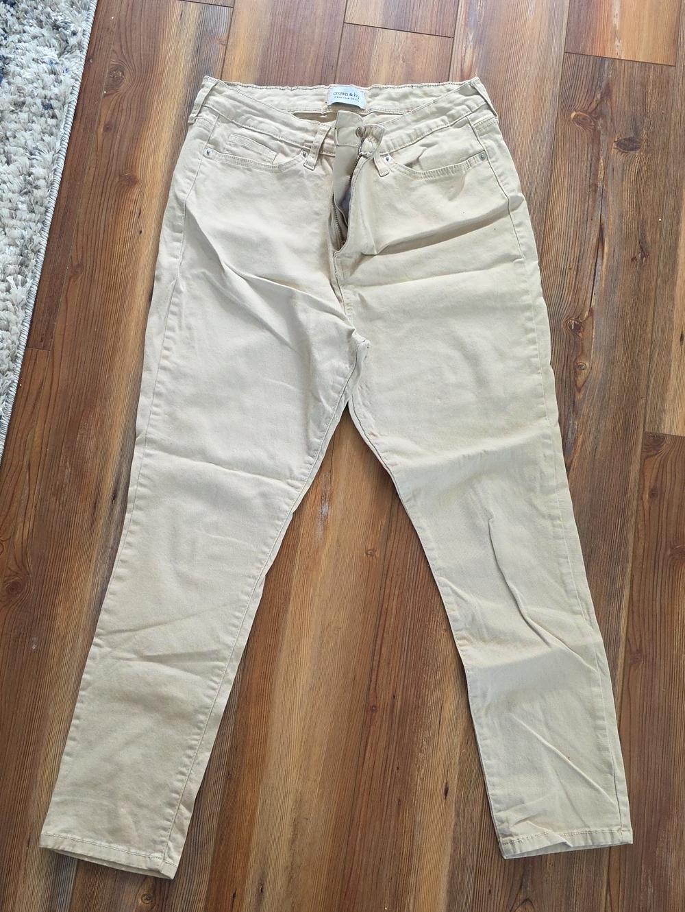 crown & ivy Women's Skinny Pants in Light Beige